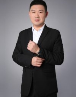 周巍